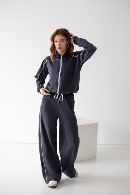 Костюм жіночий